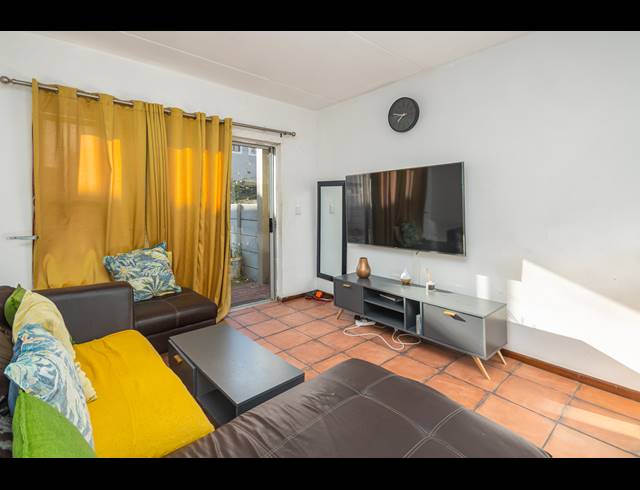 2 BEDROOM APARTMENT TO LET IN PARKLANDS